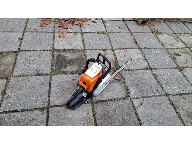 Stihl - 2018 - ms 180 - kettingzaag - afbeelding 2 van  4