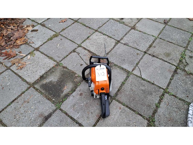 Stihl - 2018 - ms 180 - kettingzaag - afbeelding 3 van  4