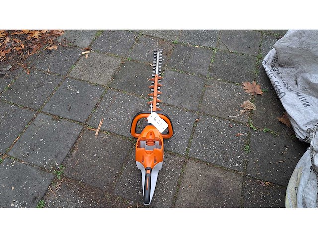 Stihl - 2020 - hsa 86 - heggenschaar - afbeelding 3 van  4