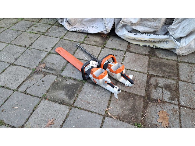 Stihl - 2020.2022 - hsa 50 en hsa 56 - heggenschaar (2x) - afbeelding 1 van  3