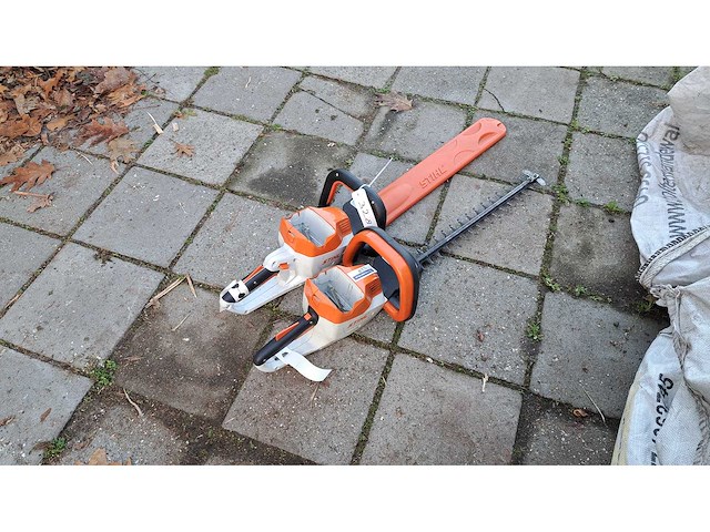 Stihl - 2020.2022 - hsa 50 en hsa 56 - heggenschaar (2x) - afbeelding 2 van  3