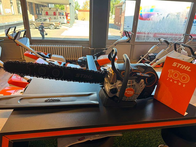 Stihl - 2026 - ms500i centennial edition - kettingzaag - afbeelding 4 van  9