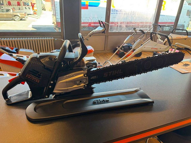 Stihl - 2026 - ms500i centennial edition - kettingzaag - afbeelding 3 van  9