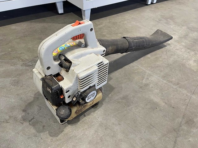 Stihl - bg72 - benzine bladblazer - afbeelding 1 van  4