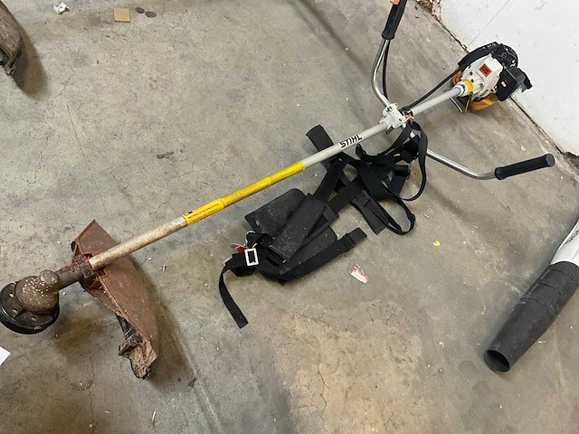 Stihl - fs 86 - bosmaaier / kantenmaaier - afbeelding 1 van  4