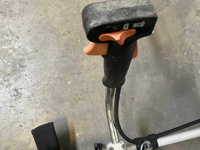 Stihl - fs 86 - bosmaaier / kantenmaaier - afbeelding 4 van  4