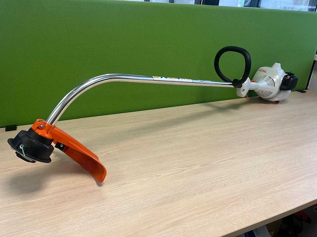 Stihl - fs38 - benzine kantenmaaier - afbeelding 1 van  10