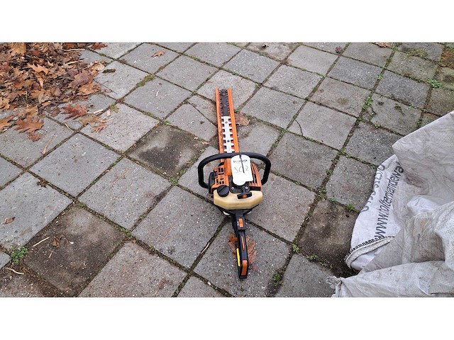 Stihl - hs 80 - heggenschaar - afbeelding 3 van  3
