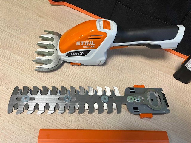 Stihl - hsa26 - accu gras- en buxusschaar met accu en lader - afbeelding 4 van  5