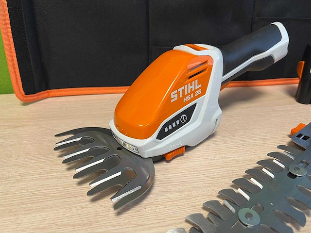 Stihl - hsa26 - accu gras- en buxusschaar met accu en lader - afbeelding 3 van  3