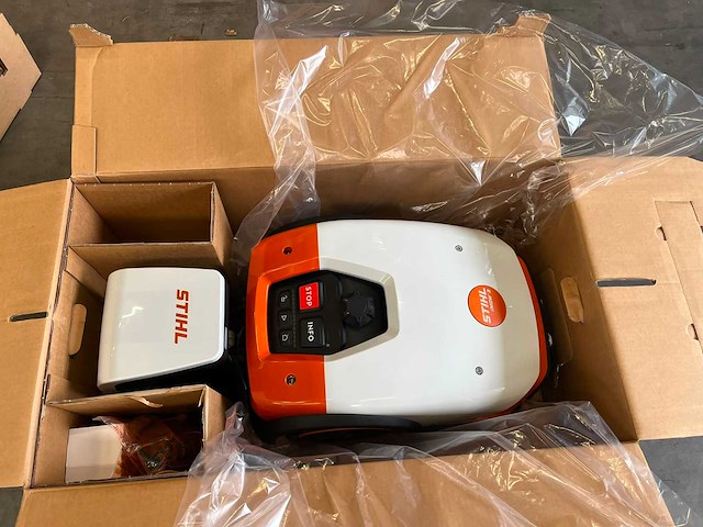 Stihl - imow3 - robotmaaier - afbeelding 7 van  9