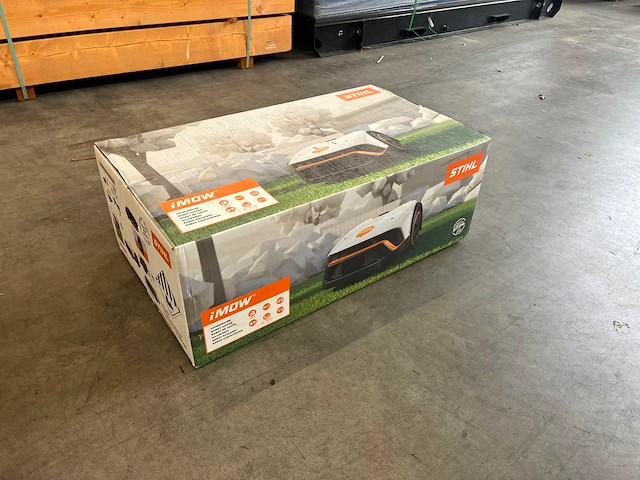 Stihl - imow3 - robotmaaier - afbeelding 8 van  9