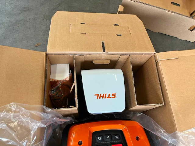 Stihl - imow3 - robotmaaier - afbeelding 4 van  9