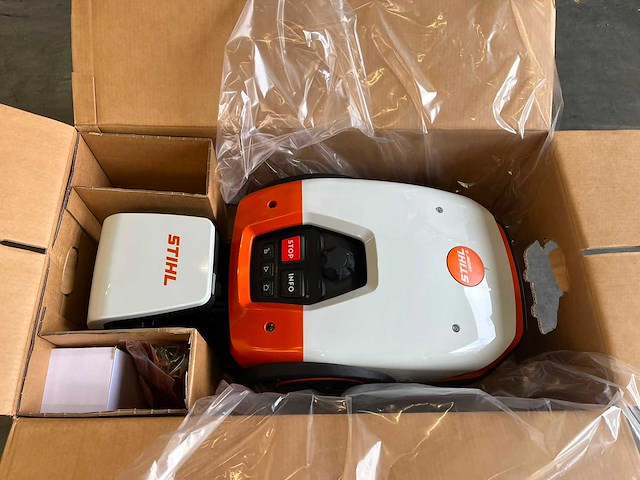 Stihl - imow4 - robotmaaier - afbeelding 4 van  9