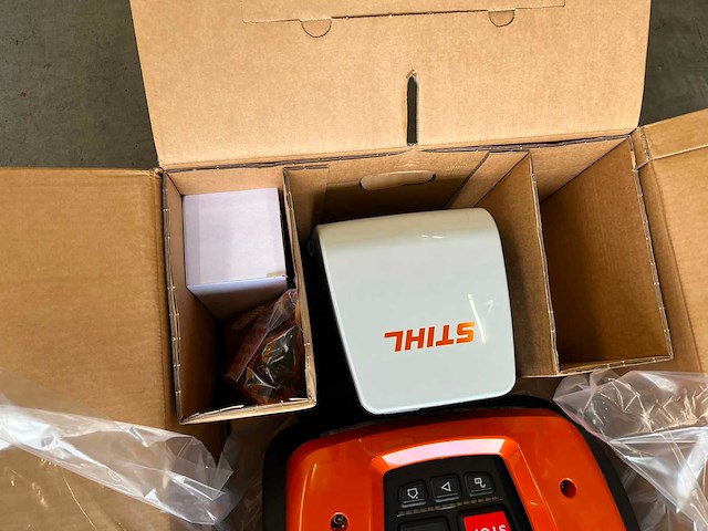 Stihl - imow4 - robotmaaier - afbeelding 9 van  9