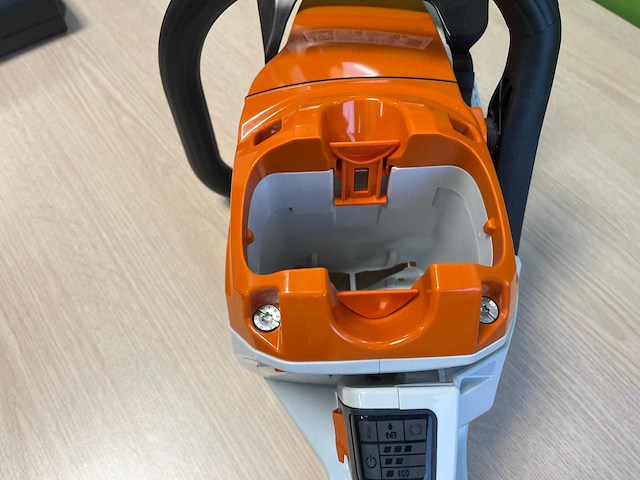 Stihl - msa300c - kettingzaag met ap300s accu en al101 acculader - afbeelding 7 van  21