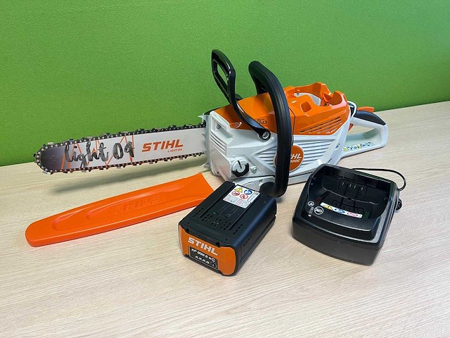 Stihl - msa300c - kettingzaag met ap300s accu en al101 acculader - afbeelding 1 van  7