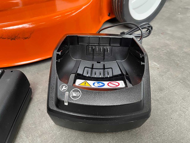 Stihl - rma253 - accu grasmaaier met ap200s accu en al101 lader - afbeelding 3 van  14
