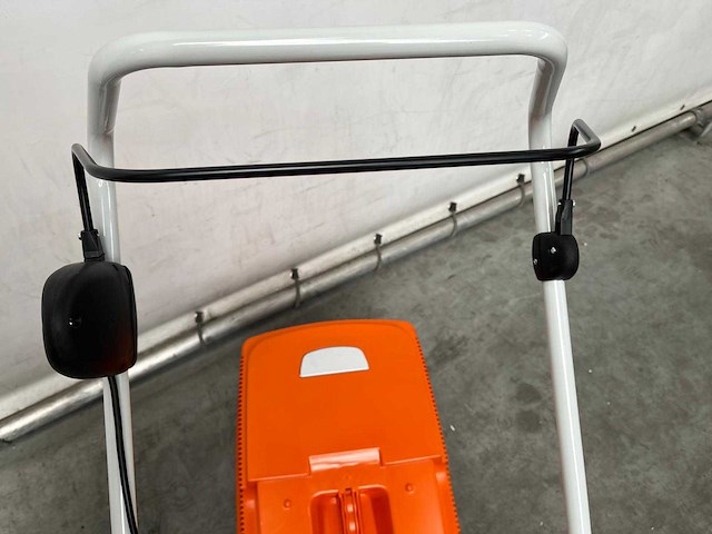Stihl - rma253 - accu grasmaaier met ap200s accu en al101 lader - afbeelding 9 van  14