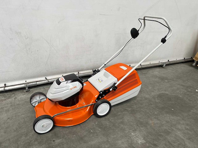 Stihl - rma253 - accu grasmaaier met ap200s accu en al101 lader - afbeelding 1 van  13