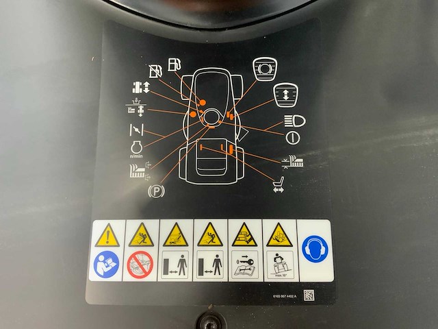 Stihl - rt 4097.1 sx - grasmaaier - zitmaair - afbeelding 12 van  13