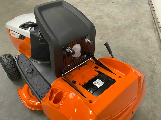 Stihl - rt 4097.1 sx - grasmaaier - zitmaair - afbeelding 10 van  12
