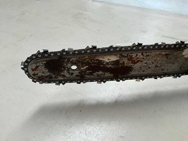 Stihl 010av kettingzaag - afbeelding 2 van  4