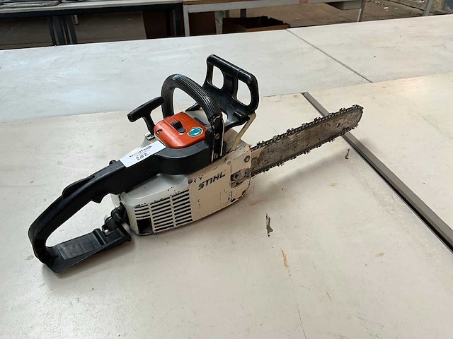 Stihl 010av kettingzaag - afbeelding 4 van  4