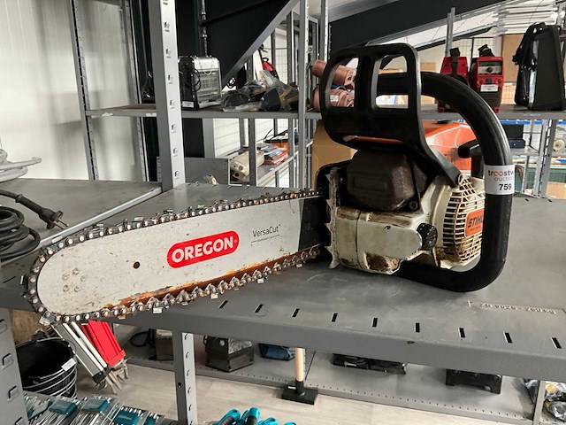 Stihl 024 kettingzaag - afbeelding 1 van  6
