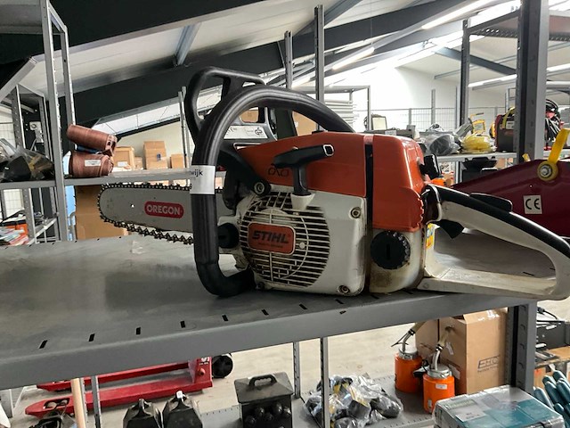 Stihl 024 kettingzaag - afbeelding 3 van  6