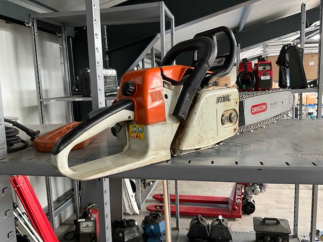 Stihl 024 kettingzaag - afbeelding 4 van  6