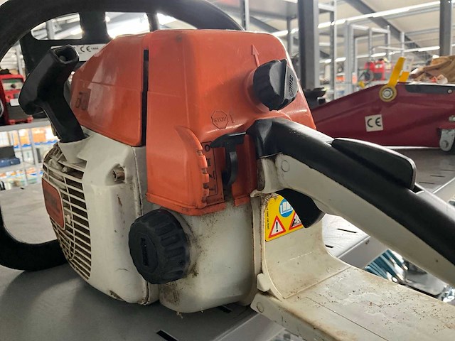 Stihl 024 kettingzaag - afbeelding 5 van  6