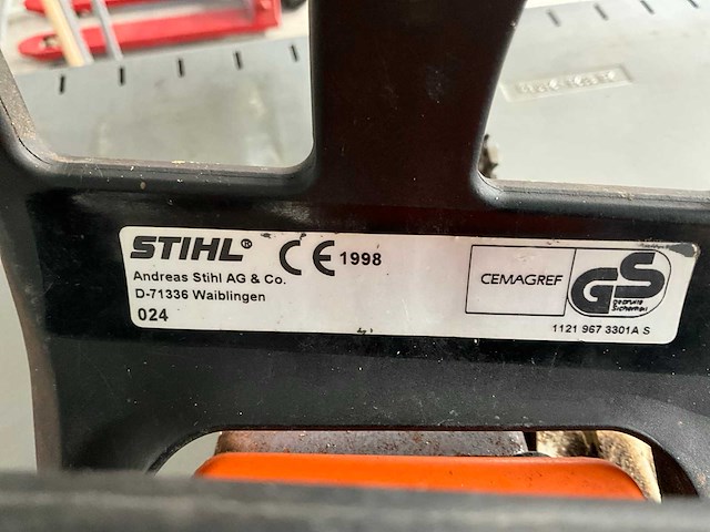 Stihl 024 kettingzaag - afbeelding 6 van  6