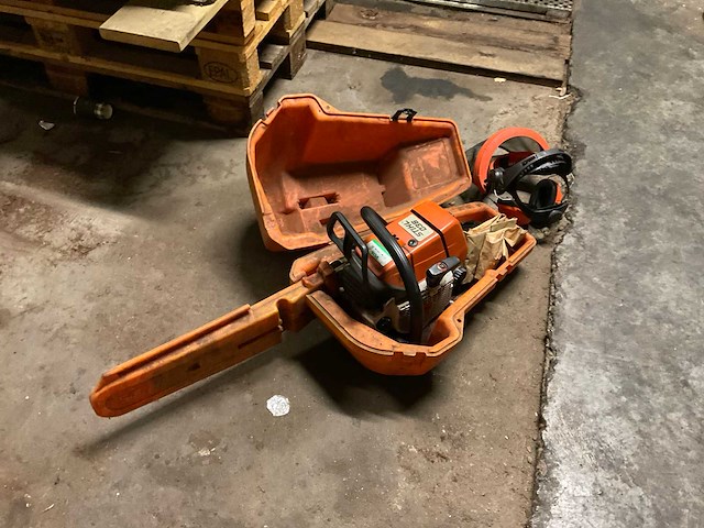 Stihl 036 kettingzaag in koffer - afbeelding 2 van  5