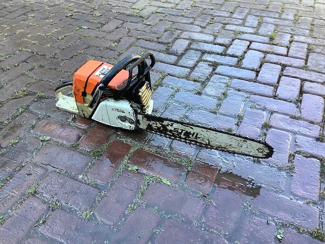 Stihl 044 kettingzaag - afbeelding 1 van  4