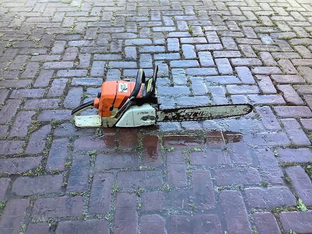 Stihl 044 kettingzaag - afbeelding 2 van  4