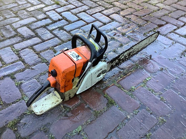 Stihl 044 kettingzaag - afbeelding 3 van  4