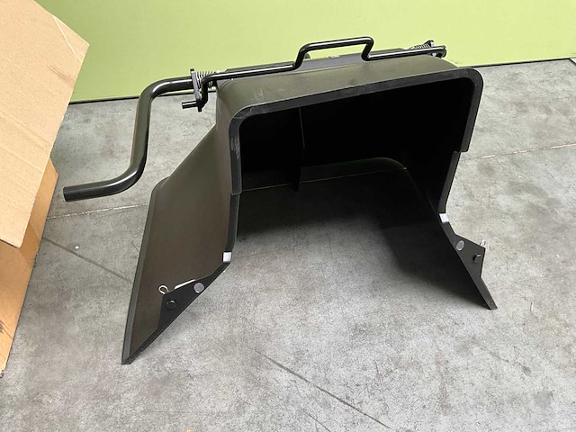 Stihl aanbouw grasspreider - afbeelding 3 van  3