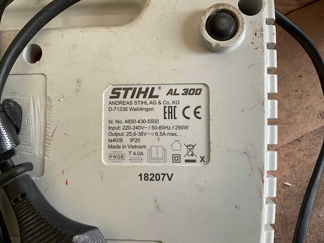 Stihl al 300 acculader - afbeelding 2 van  2