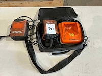 Stihl al300 oplader + 2x gordeltas met oplader - afbeelding 1 van  3