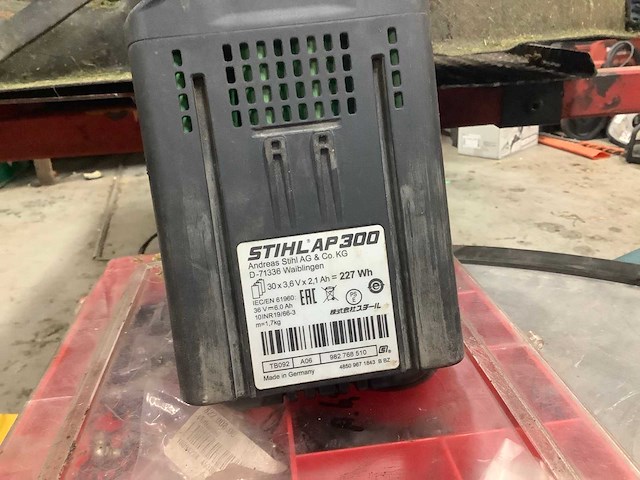Stihl ap300 accu's - afbeelding 2 van  2