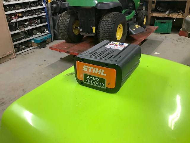 Stihl ap300 accu's - afbeelding 1 van  3