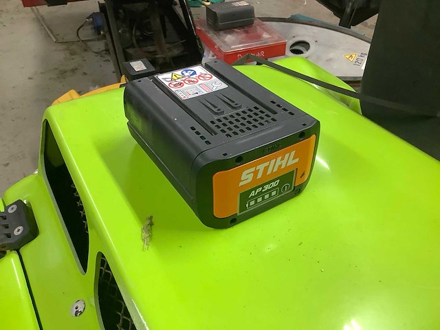 Stihl ap300 accu's - afbeelding 2 van  3