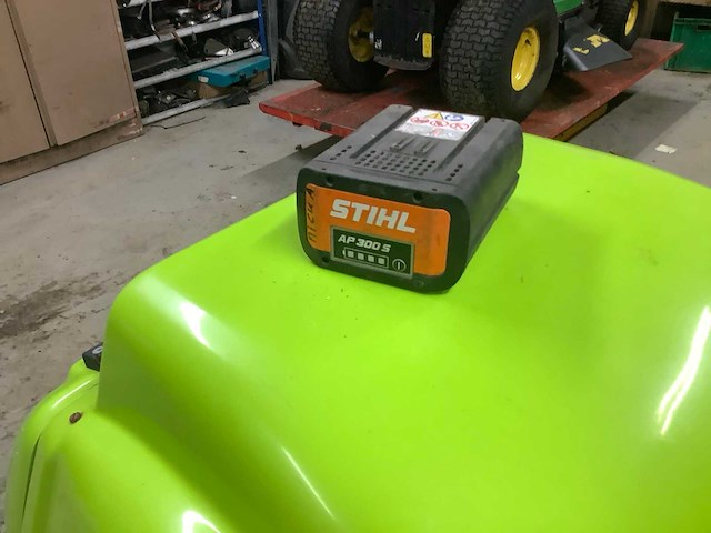 Stihl ap300s accu's - afbeelding 1 van  3
