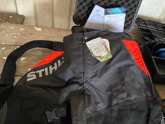 Stihl avertic veiligheids zaagbroek (2x) - afbeelding 2 van  6