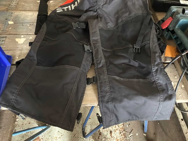 Stihl avertic veiligheids zaagbroek (2x) - afbeelding 3 van  6