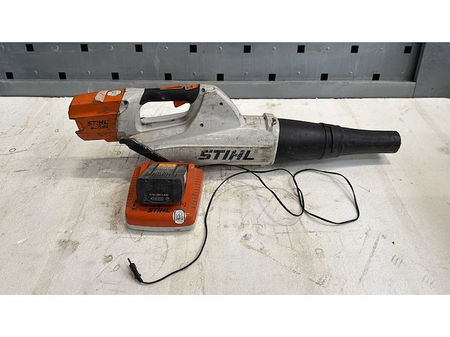 Stihl bga 86 accu bladblazer - afbeelding 1 van  5