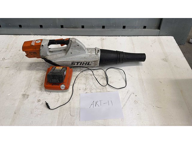 Stihl bga 86 accu bladblazer - afbeelding 3 van  5