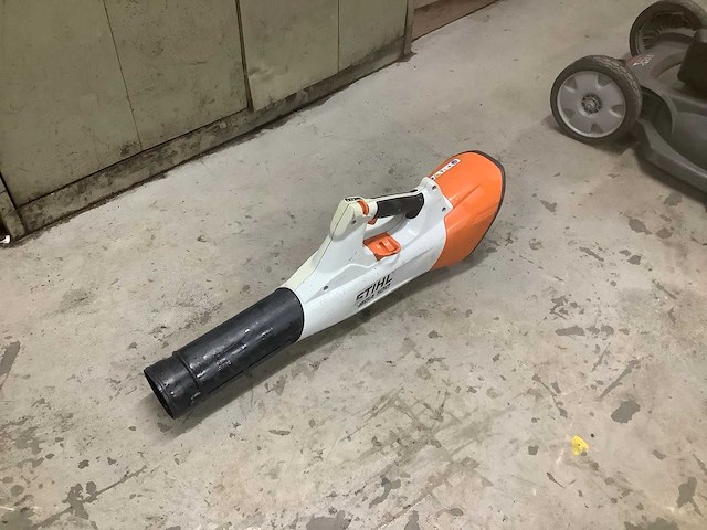 Stihl bga100 bladblazer - afbeelding 2 van  2