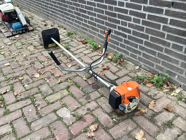 Stihl bosmaaier - afbeelding 1 van  4